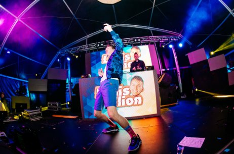 Louis Flion - zanger - muzikant - entertainer - feestact - artiest - show